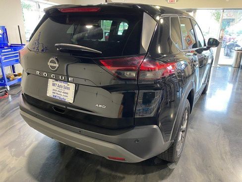 Used 2023 Nissan Rogue S AWD/4WD image 8