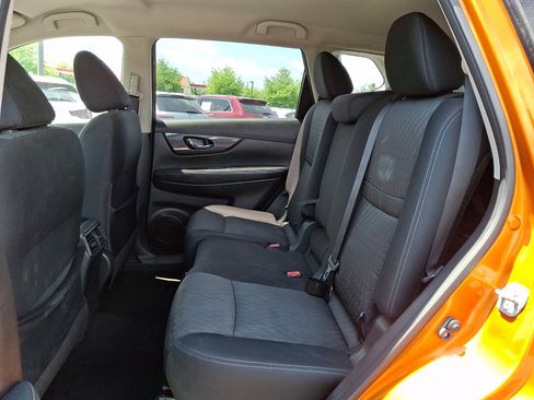 Used 2019 Nissan Rogue SV AWD/4WD image 10