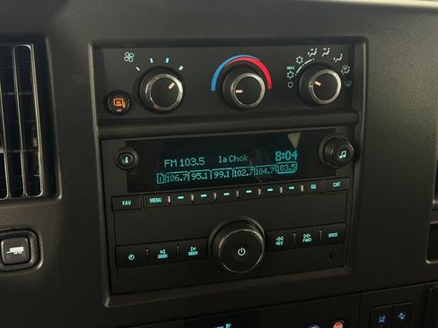 Used 2025 Chevrolet Express 3500 LT w/ LT Preferred Equipment Group RWD image 16