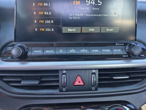 Used 2019 Kia Forte LXS FWD image 28