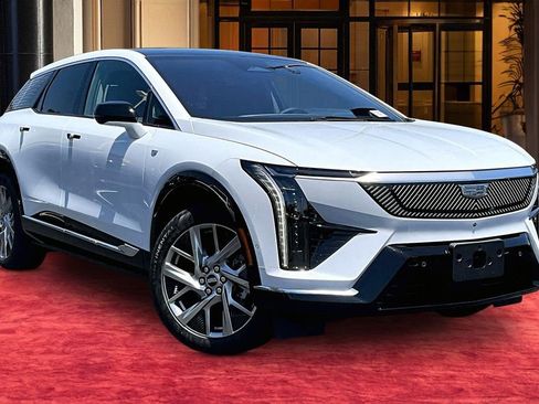 New 2026 Cadillac Optiq Luxury 1 RWD image 2