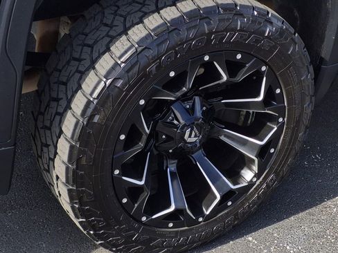 Used 2023 GMC Sierra 1500 SLT w/ SLT Premium Package image 7