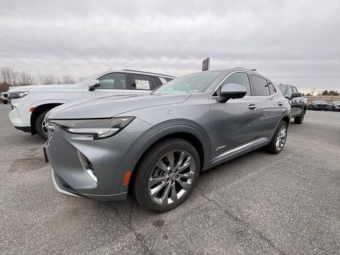 Used 2023 Buick Envision Avenir image 2