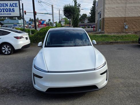 Used 2026 Tesla Model Y AWD image 2