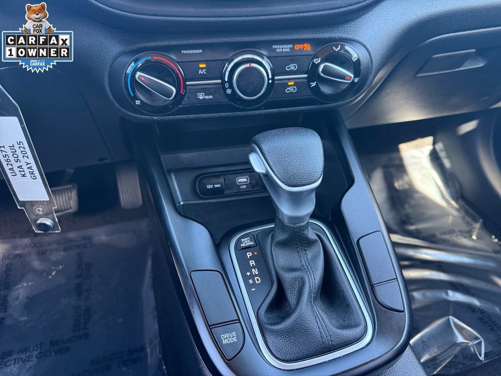Certified 2025 Kia Soul LX w/ LX Technology Package FWD image 13
