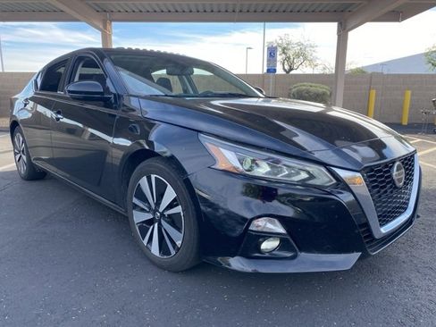 Used 2019 Nissan Altima 2.5 SV image 4
