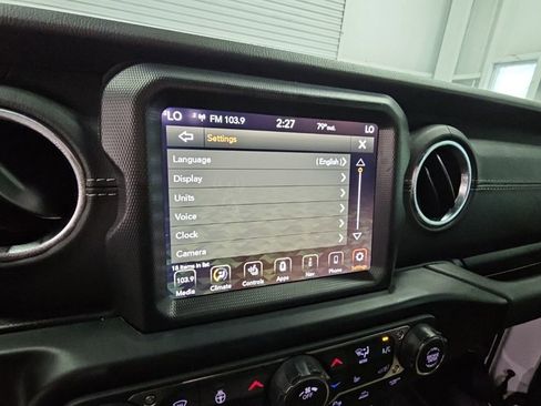 Used 2022 Jeep Wrangler Unlimited Sahara w/ Cold Weather Group AWD/4WD image 22