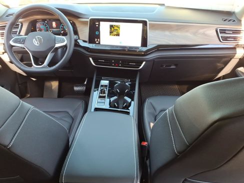 New 2026 Volkswagen Atlas SE FWD image 8