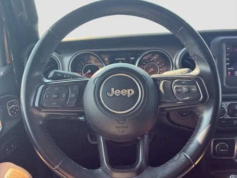 Used 2021 Jeep Gladiator Sport AWD/4WD image 17