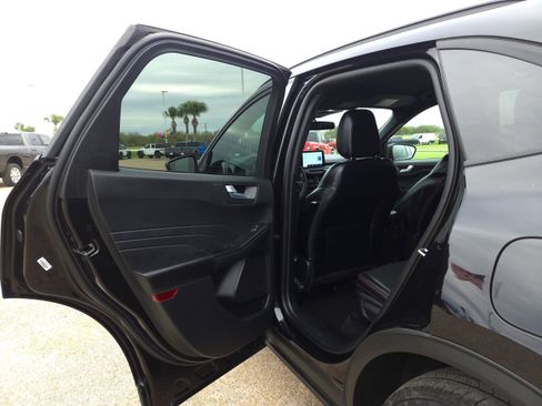 Used 2025 Ford Escape ST-Line image 13