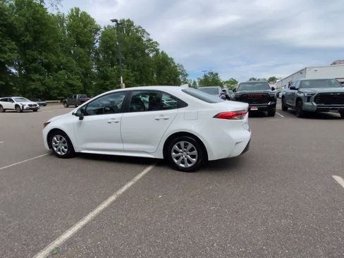 Used 2024 Toyota Corolla LE FWD image 10