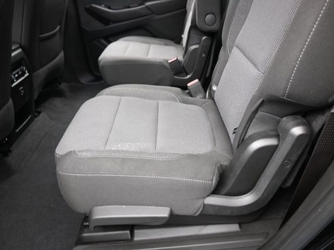 Used 2023 Chevrolet Traverse LT FWD image 31