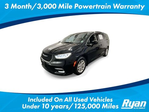Used 2024 Chrysler Pacifica Touring-L image 1