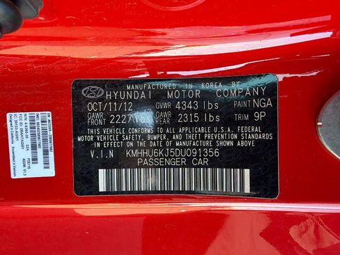 Used 2013 Hyundai Genesis 3.8 RWD image 30