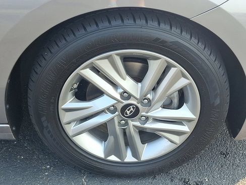 Used 2020 Hyundai Elantra Value Edition FWD image 8