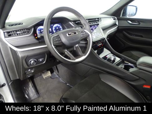 Used 2023 Jeep Grand Cherokee L Laredo image 23