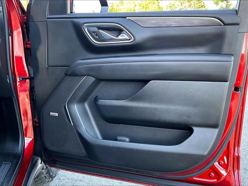 Used 2024 Chevrolet Tahoe Z71 w/ Luxury Package AWD/4WD image 21