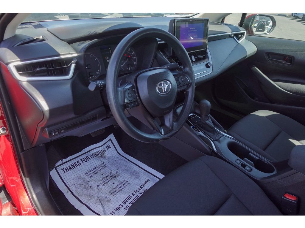 Certified 2025 Toyota Corolla LE FWD image 9