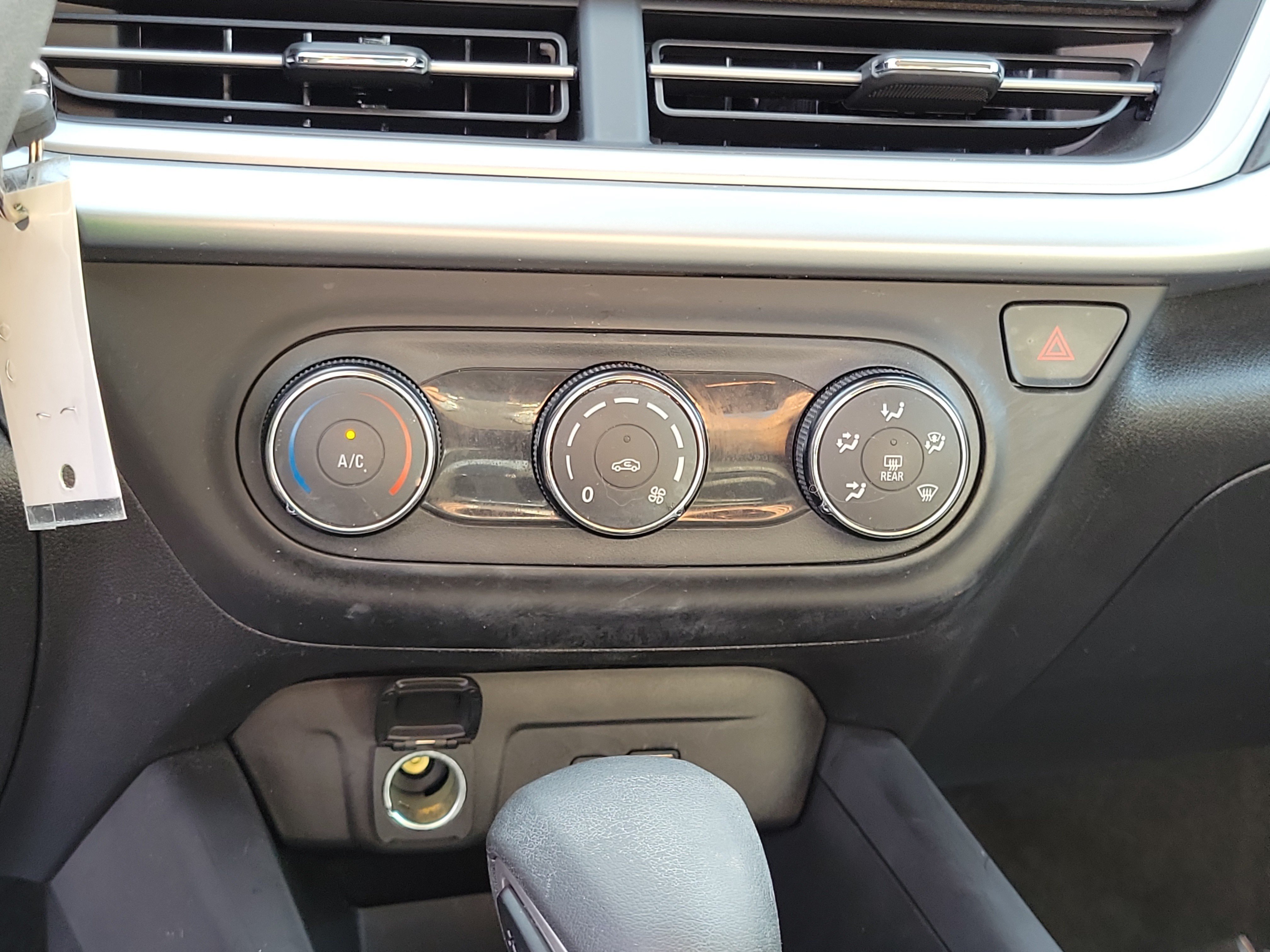 Used 2024 Chevrolet Trax LS w/ Driver Confidence Package FWD image 27
