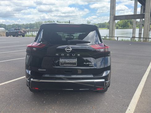 Used 2024 Nissan Rogue Platinum w/ Platinum Premium Package AWD/4WD image 4
