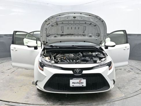 Used 2020 Toyota Corolla LE image 41