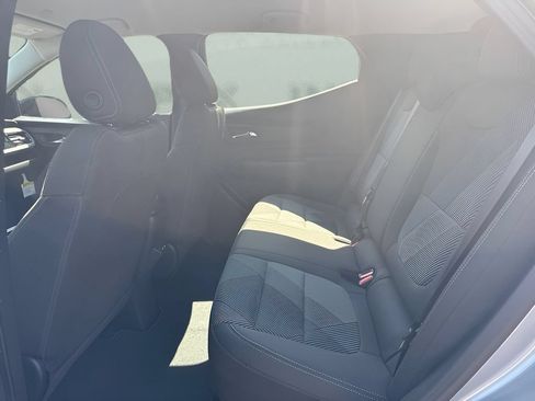 Used 2027 Chevrolet Bolt LT w/ Comfort Package FWD image 11