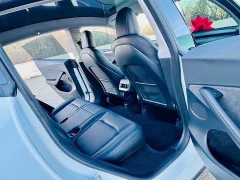 Used 2023 Tesla Model Y AWD image 15