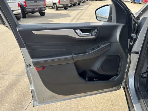 Used 2022 Ford Escape SEL FWD image 20