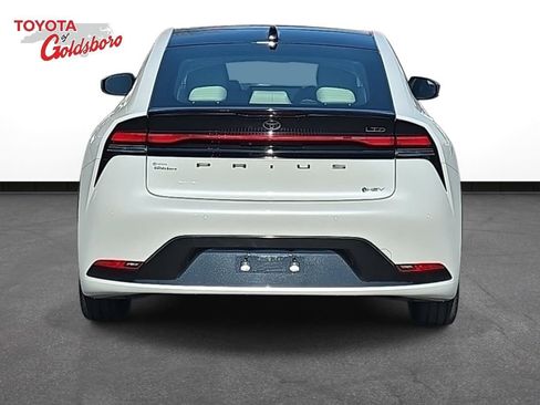 Used 2024 Toyota Prius LE image 6