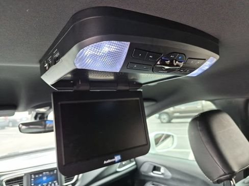 Used 2019 Chrysler Pacifica Touring Plus w/ S Appearance Package FWD image 26