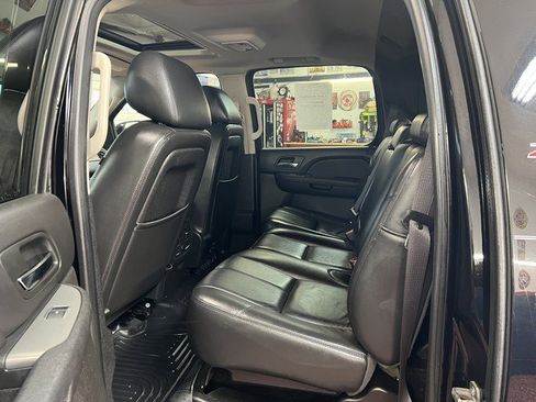 Used 2012 Chevrolet Avalanche LT w/ Suspension Package, Off-Road image 8