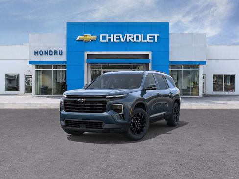 New 2026 Chevrolet Traverse LT w/ Enhanced Driving Package image 8