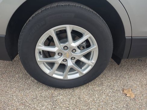 Used 2023 Chevrolet Equinox LS image 11