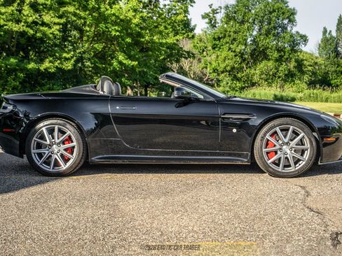 Used 2015 Aston Martin V8 Vantage GT RWD image 9