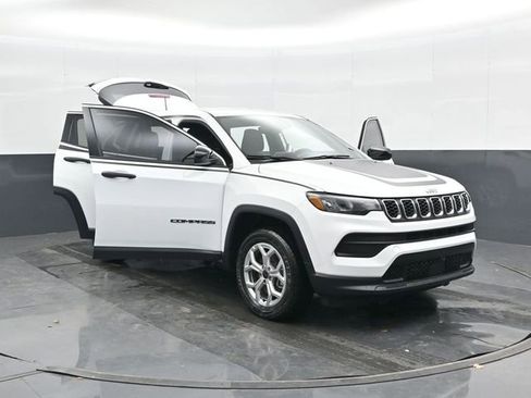 Used 2025 Jeep Compass Sport w/ Mopar Graphics Package AWD/4WD image 45