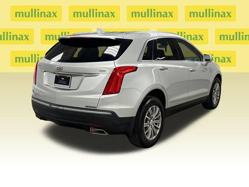 Used 2017 Cadillac XT5 Luxury w/ Driver Awareness Package FWD image 21