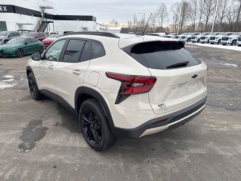 New 2026 Chevrolet Trax ACTIV w/ Sunroof Package image 3
