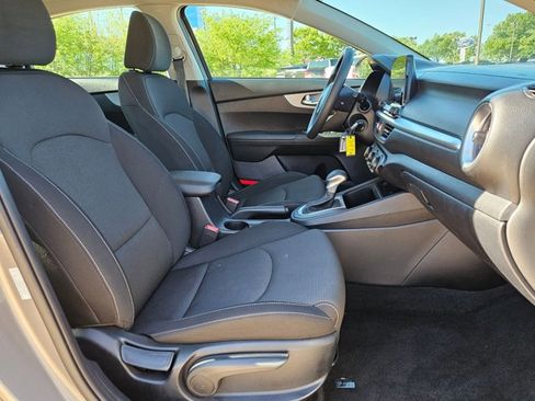 Used 2024 Kia Forte LXS FWD image 19