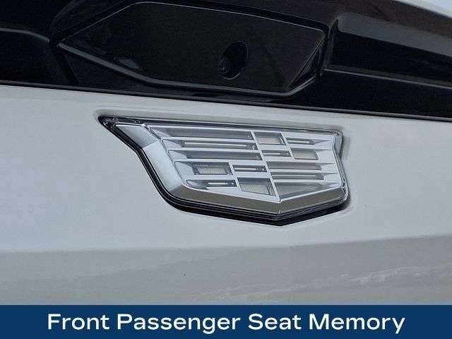 Used 2025 Cadillac Optiq Luxury 2 w/ LPO, Floor Liner Package AWD/4WD image 41