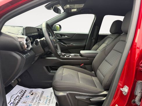 Used 2026 Chevrolet Equinox LT AWD/4WD image 10