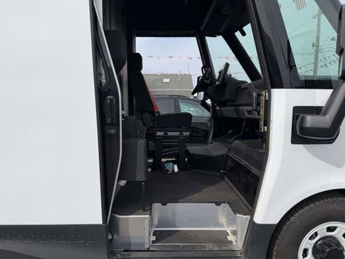 Used 2024 Chevrolet Brightdrop 600 w/ Commercial Equipment Package AWD/4WD image 7