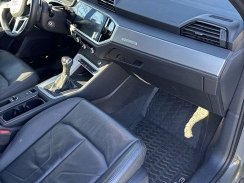 Used 2023 Audi Q3 2.0T Premium Plus image 3