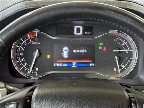 Used 2017 Honda Pilot Touring image 6