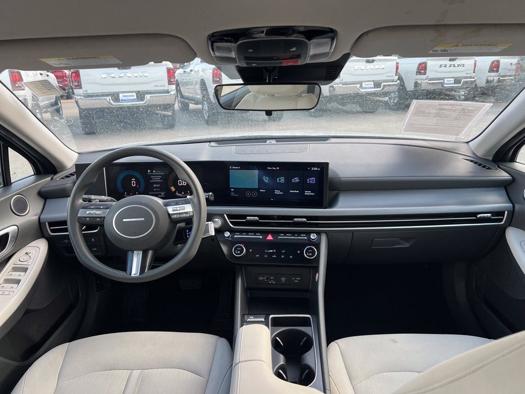 Used 2025 Hyundai Sonata SEL FWD image 24