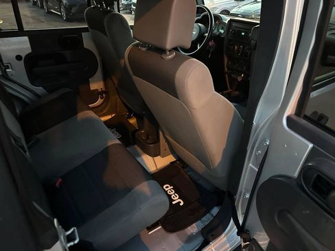 Used 2007 Jeep Wrangler Unlimited X RWD image 31