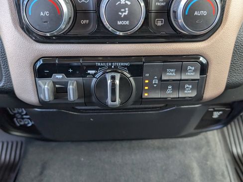 Used 2021 RAM 1500 Laramie image 27