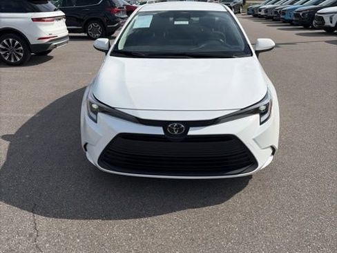 Used 2026 Toyota Corolla LE FWD image 1