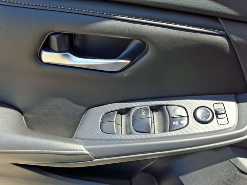Used 2023 Nissan Sentra SV w/ All-Weather Package FWD image 13