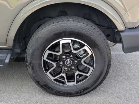 Certified 2025 Ford Bronco Outer Banks AWD/4WD image 8
