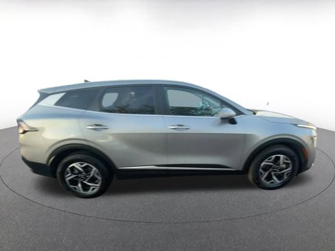Used 2025 Kia Sportage LX FWD image 16
